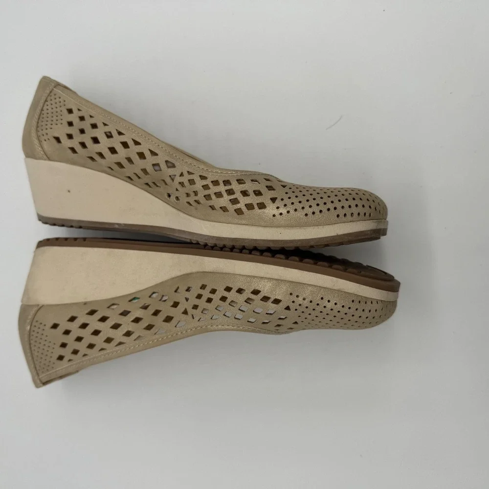 Naturalizer Brina Gold‎ Perforated Wedge Pumps Shoes Womens 7.5M